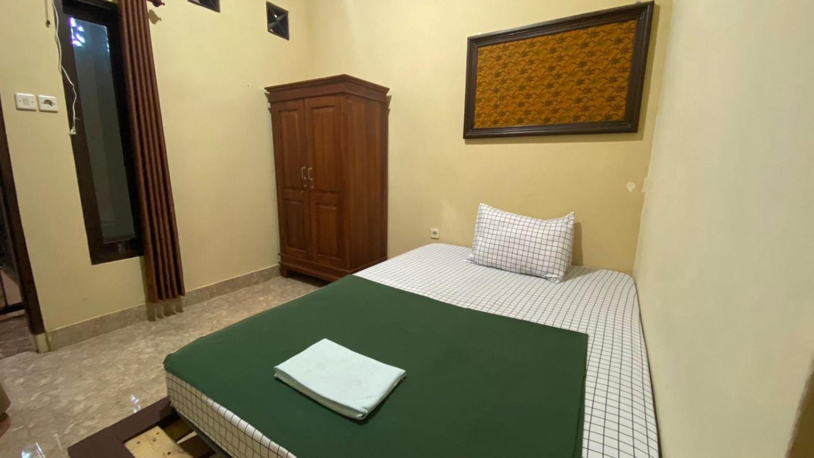 Good Feeling Banyuwangi Hostel Banyuwangi  Buitenkant foto