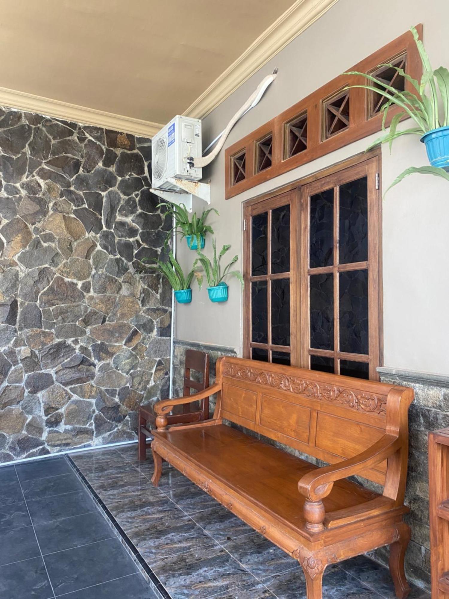 Good Feeling Banyuwangi Hostel Banyuwangi  Buitenkant foto